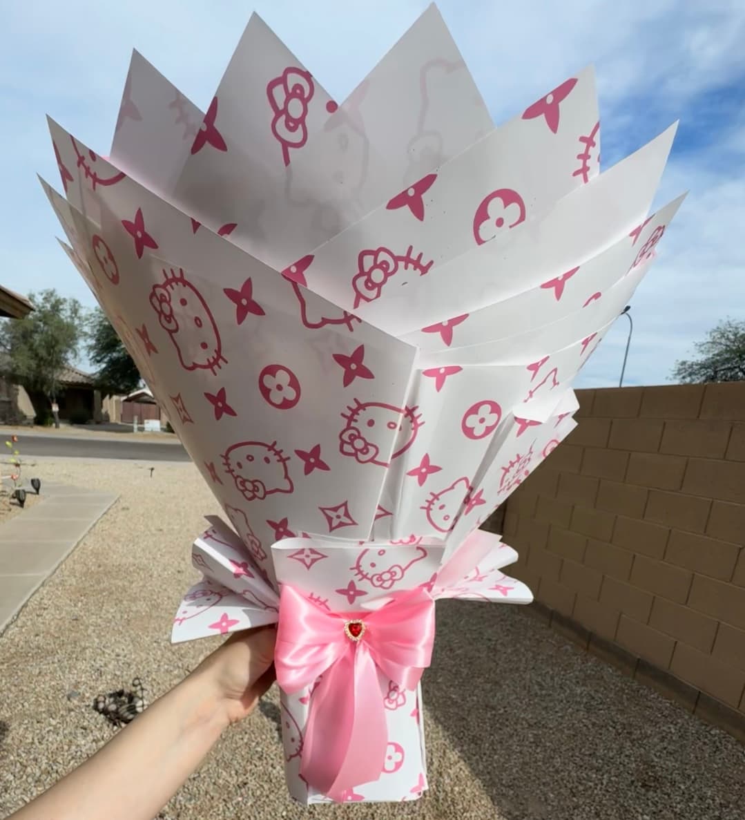 Hello Kitty Bouquet thumbnail 3