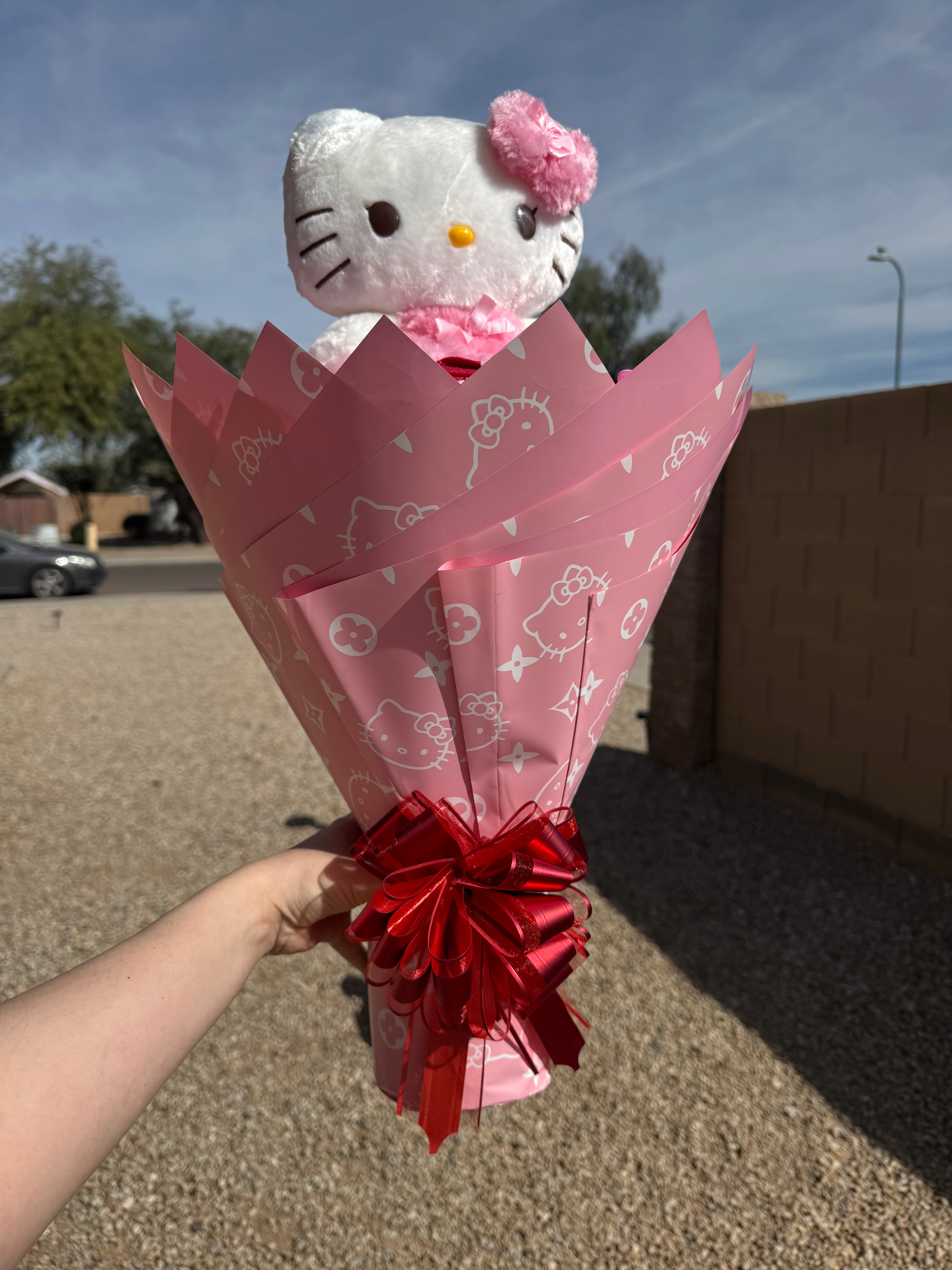 Hello Kitty Pink Bouquet thumbnail 2