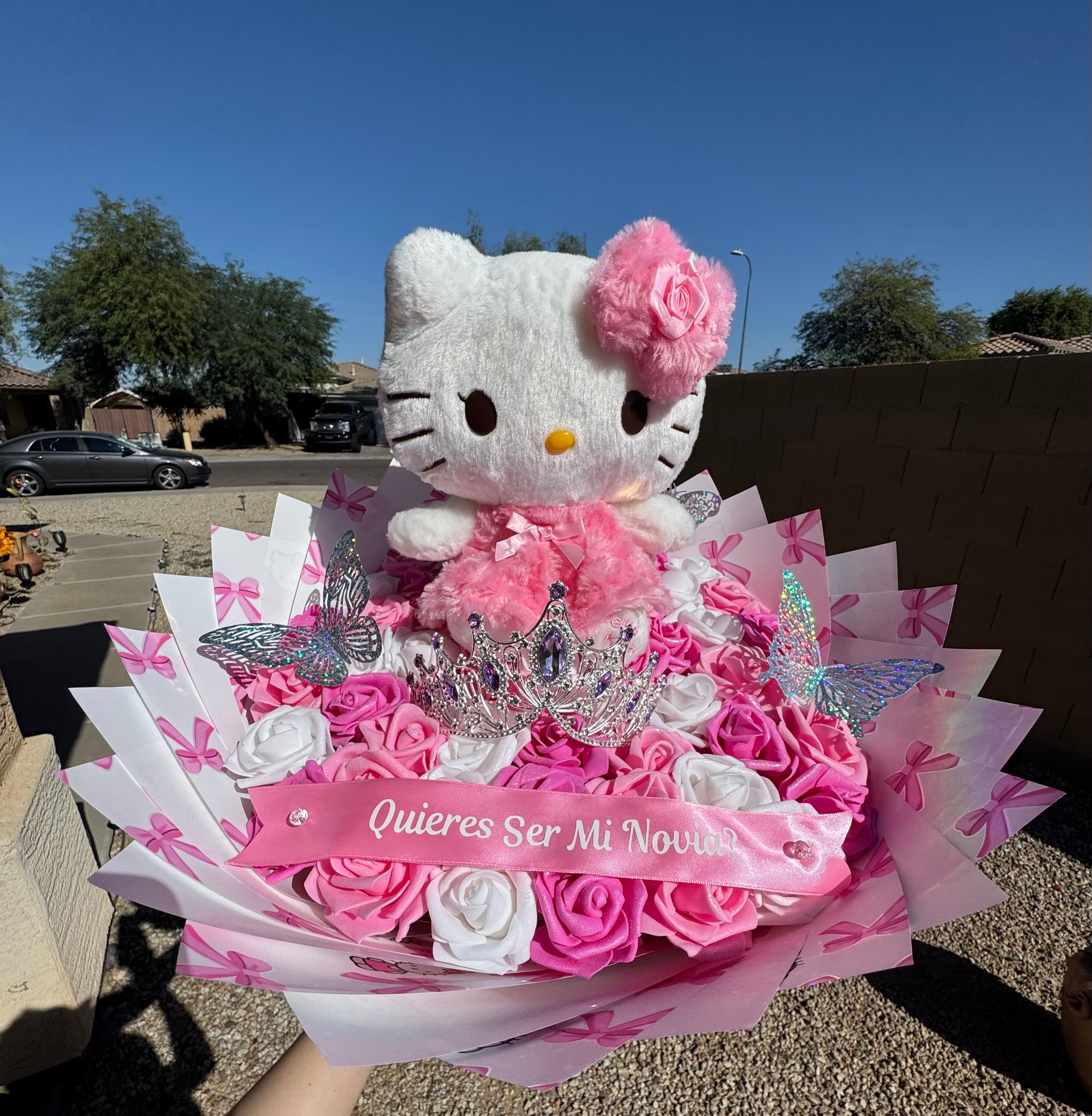 Hello Kitty Eternal Bouquet thumbnail 2