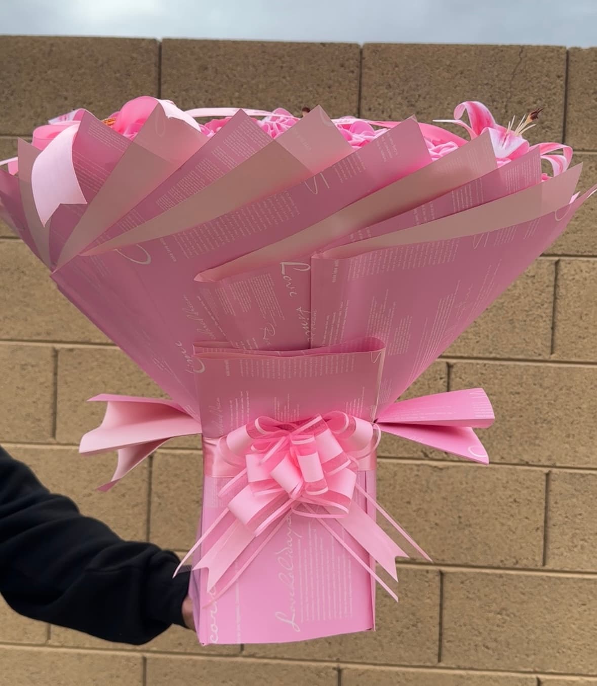 Pink Roses Bouquet (100) thumbnail 2