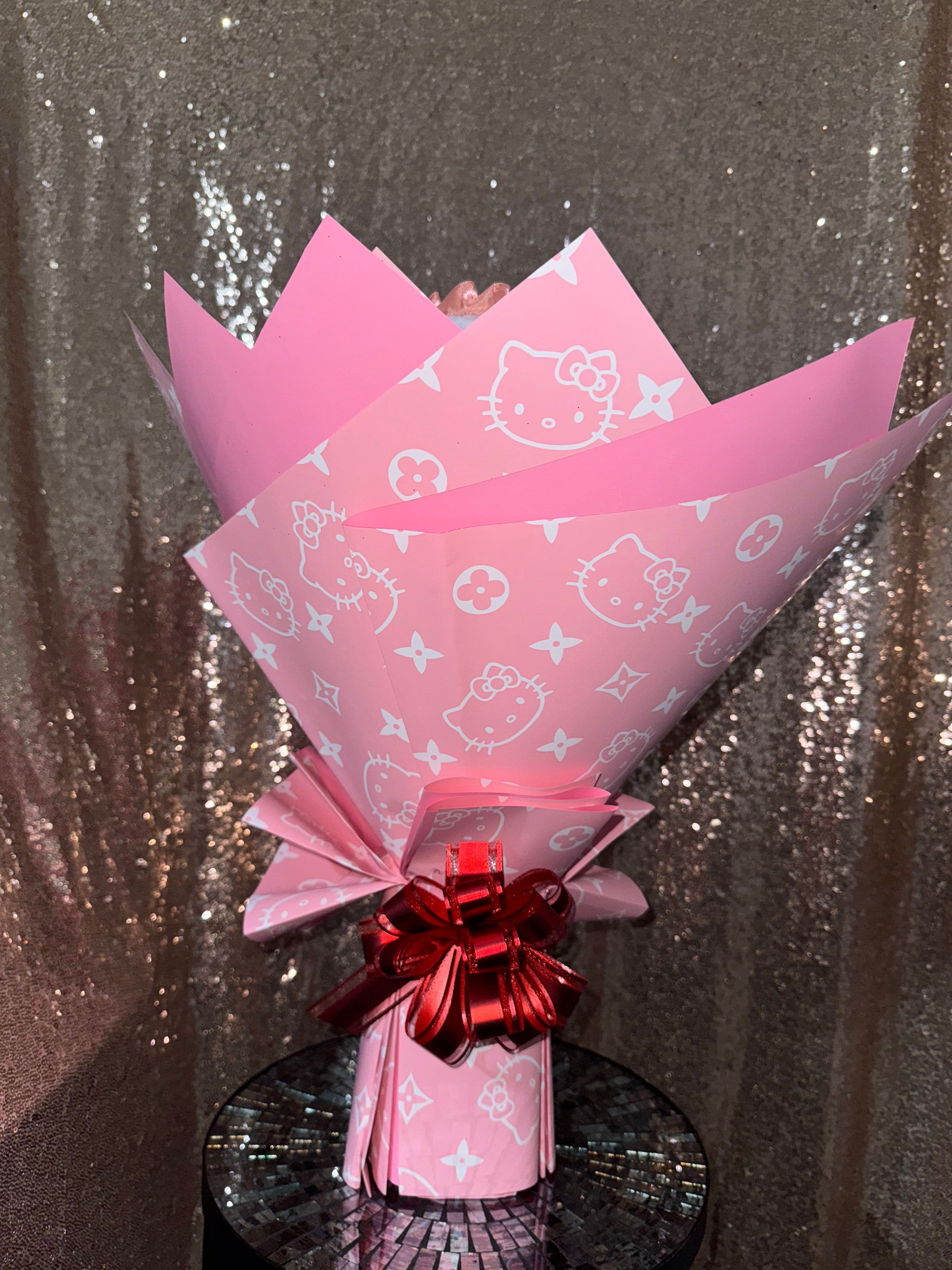 Luxury Pink Hello Kitty Arrangement - photo 2