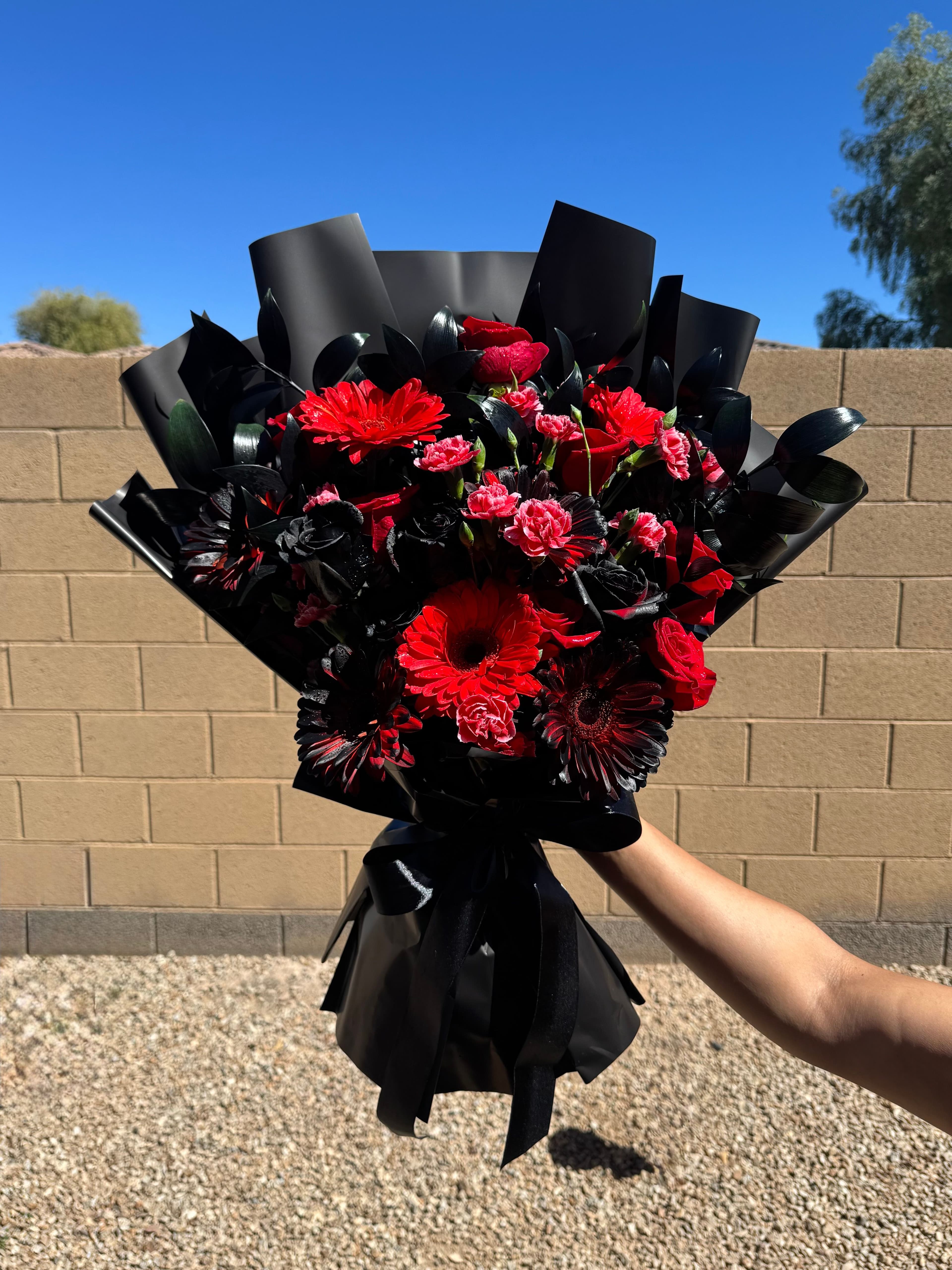 Red Romance Goth Bouquet - photo 2