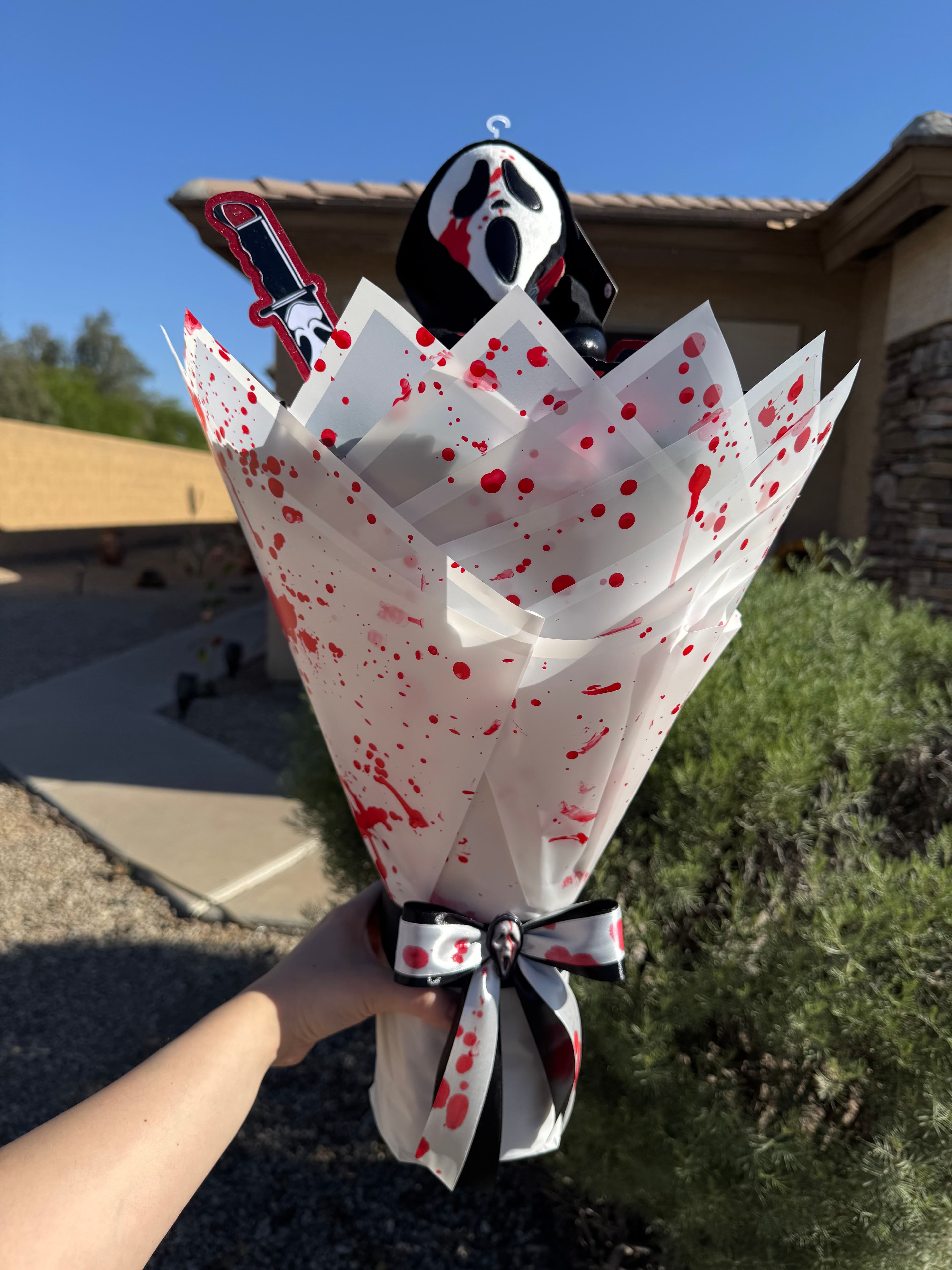 Bloody Ghostface Bouquet with Plush π©Έπͺ - photo 2