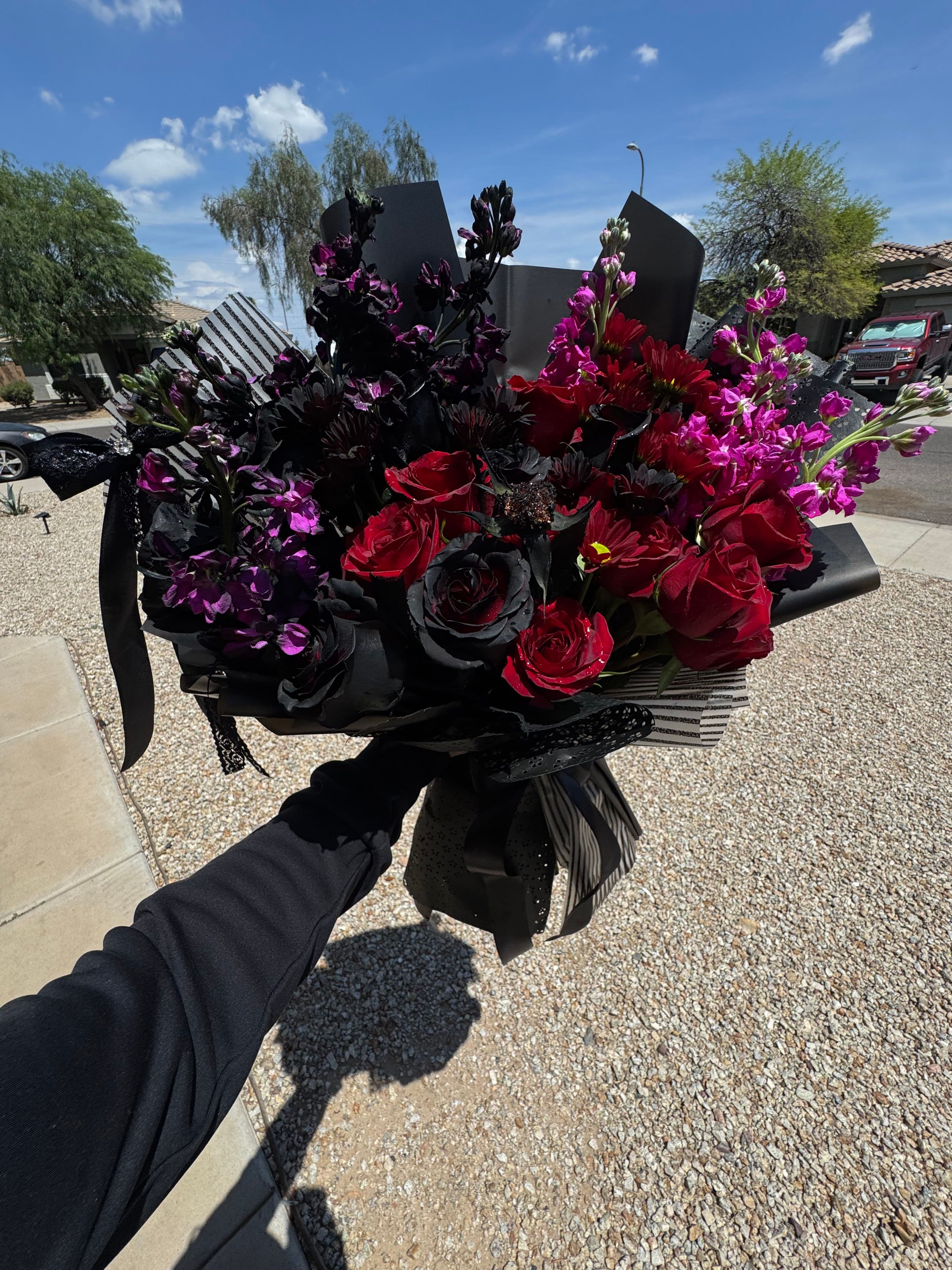 Velvet Venom Goth Bouquet Natural Flowers ๐๐ฅ - photo 1