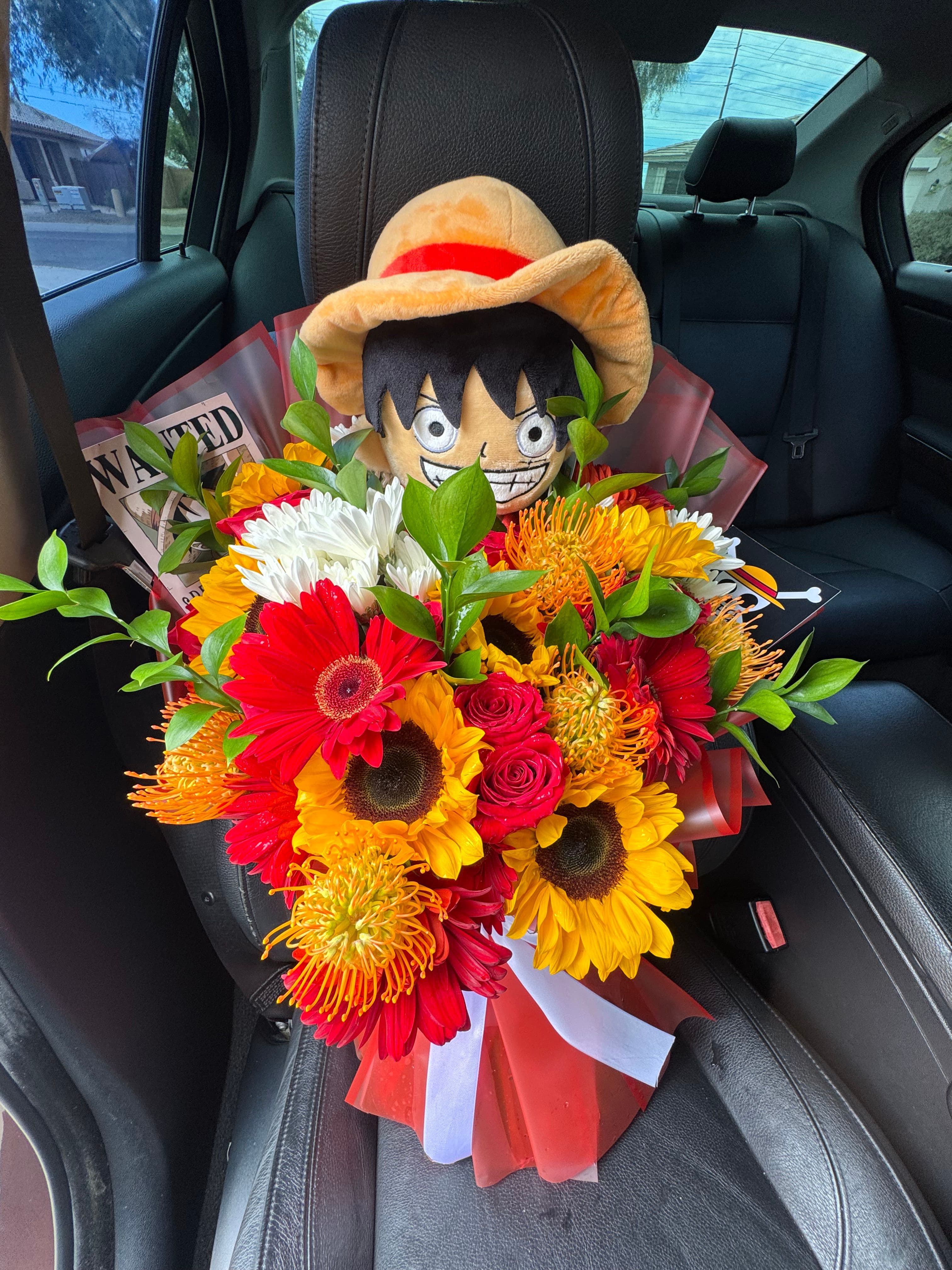 One Piece Luffy Inspired Fresh Flower Bouquet - photo 2