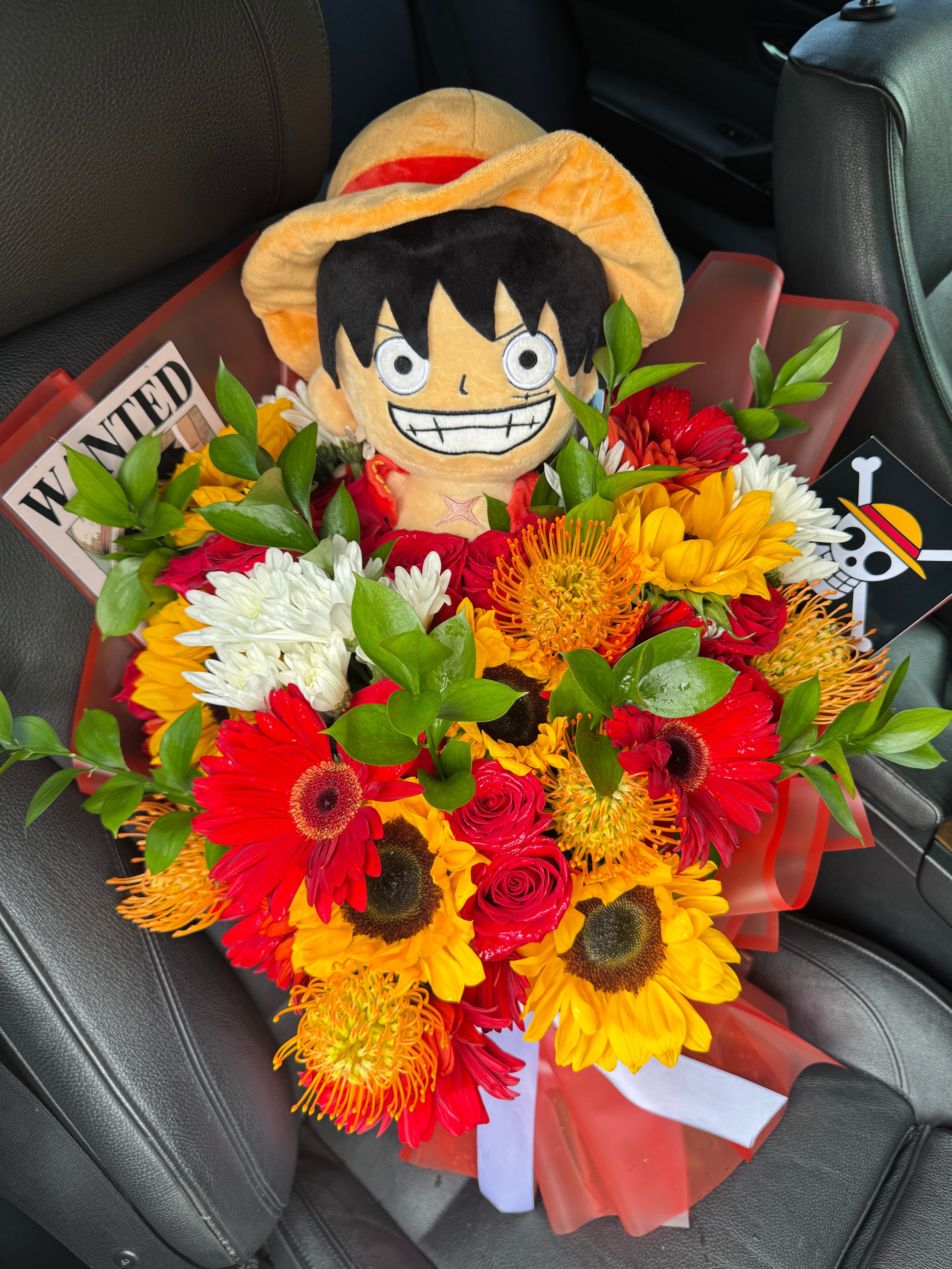 One Piece Luffy Inspired Fresh Flower Bouquet - photo 1
